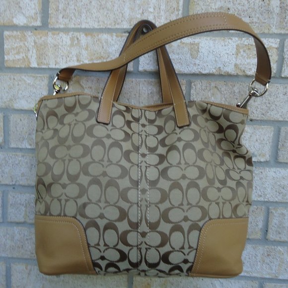 COACH Hadley Signature Duffle Handbag Tote F28981. - Picture 1 of 8